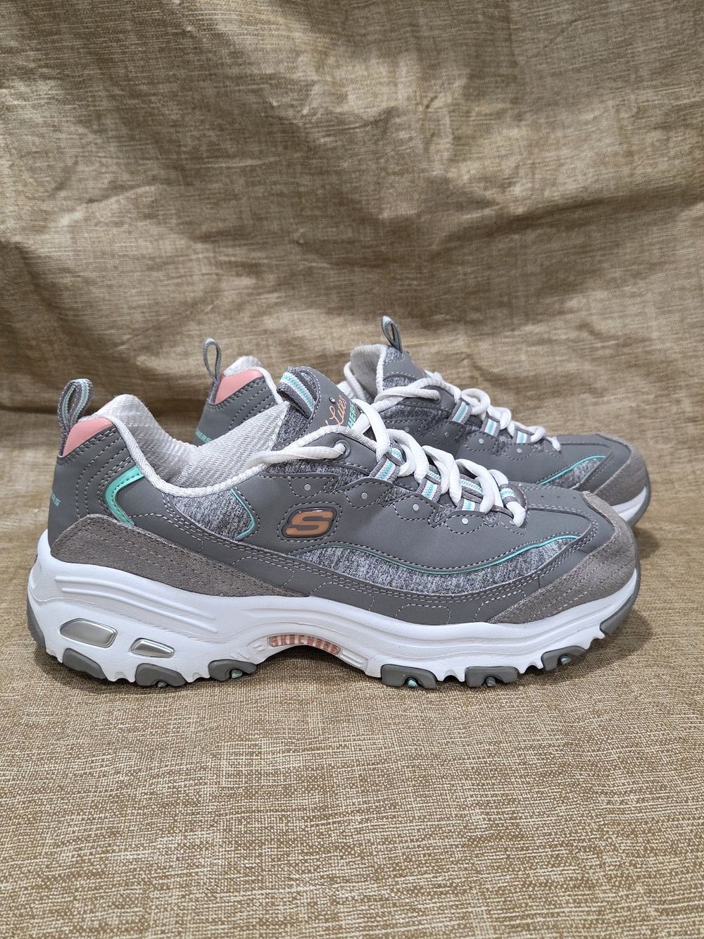 Skechers D'Lites Sparkling Rain sneakers in Gray Womens 9.5 - Picture 2 of 10